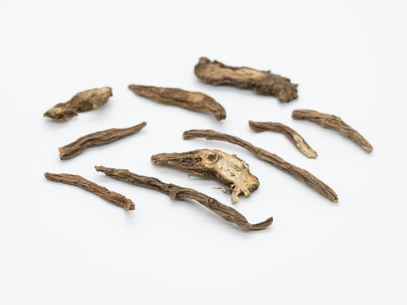 Licorice Root Tincture Benefits: The Sweet Root Behind Calm Digestion